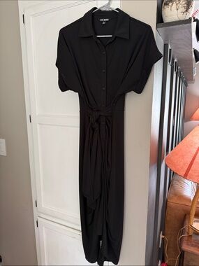 Steve Madden Black Button-Front Tie-Waist Maxi Dress